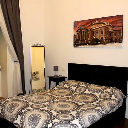 La Dimora Dell'Artista Apartment Palermo Bagian luar foto