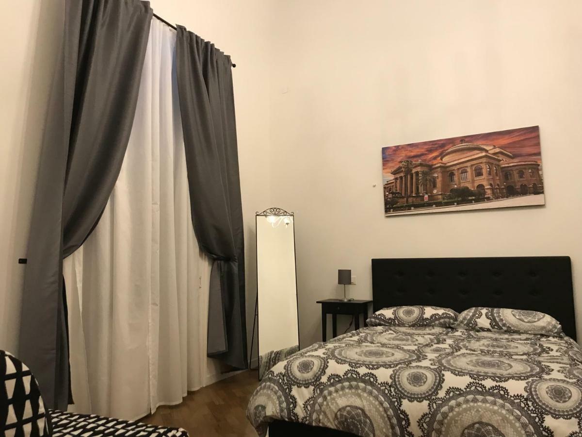 La Dimora Dell'Artista Apartment Palermo Bagian luar foto