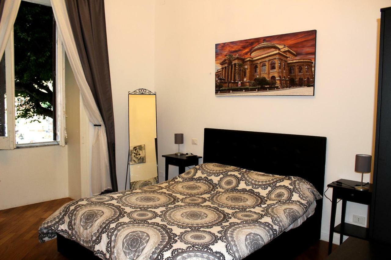 La Dimora Dell'Artista Apartment Palermo Bagian luar foto