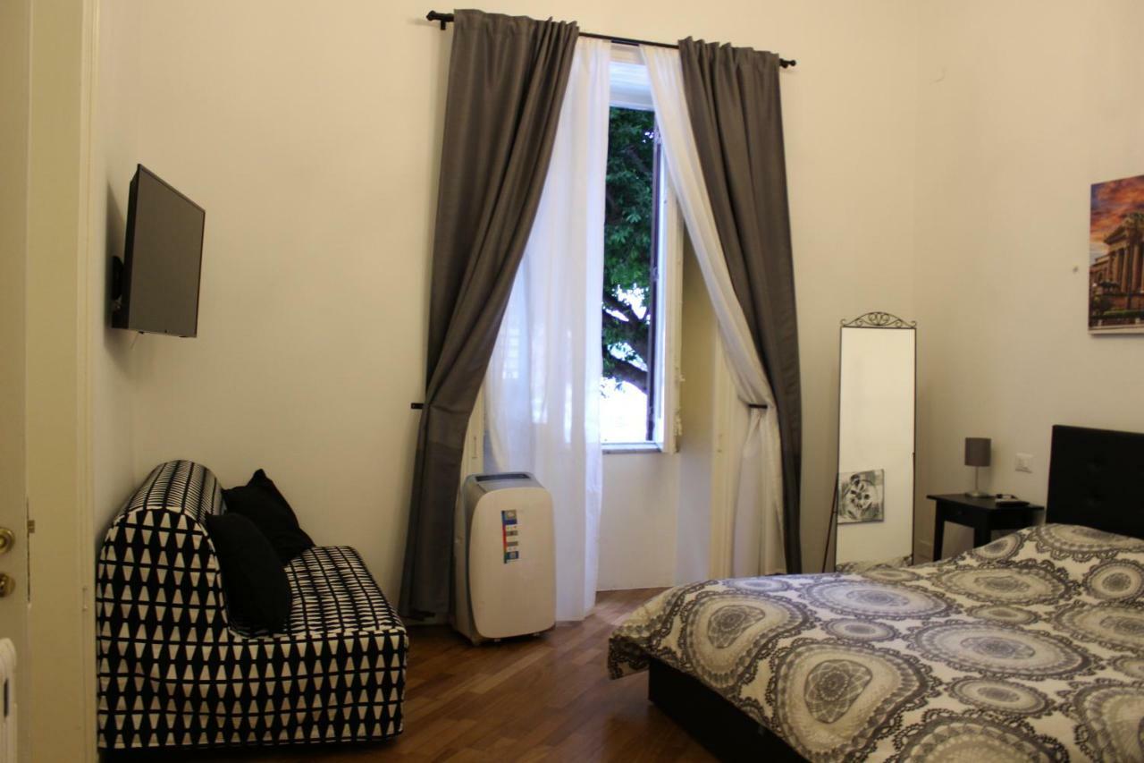 La Dimora Dell'Artista Apartment Palermo Bagian luar foto